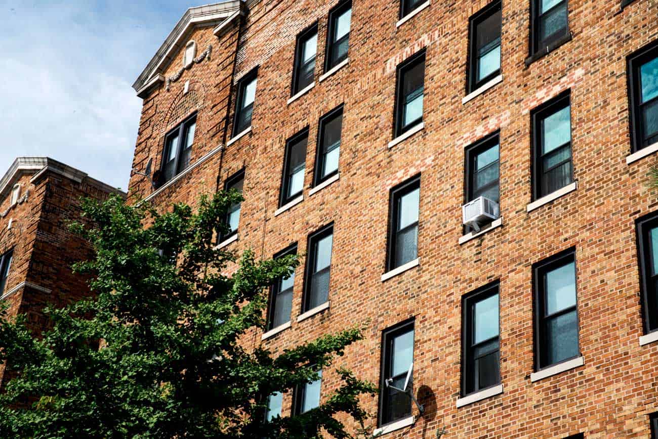 WindowFix replaced 1000 windows in this New York City apartment building.