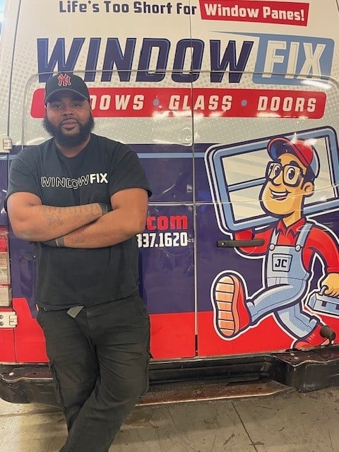 A WindowFix Field Service Team member.