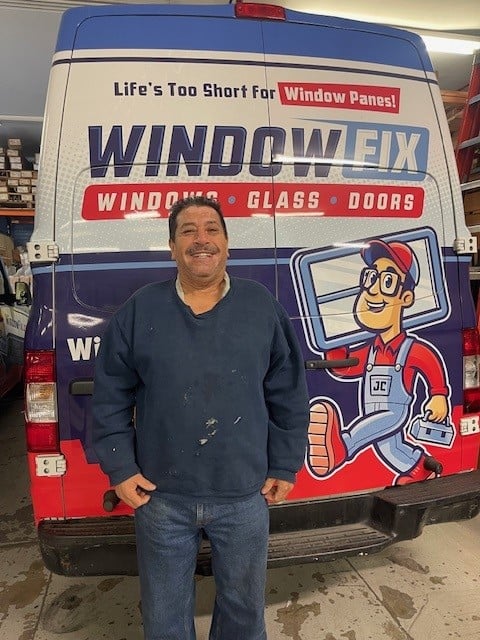A WindowFix Field Service Team member.